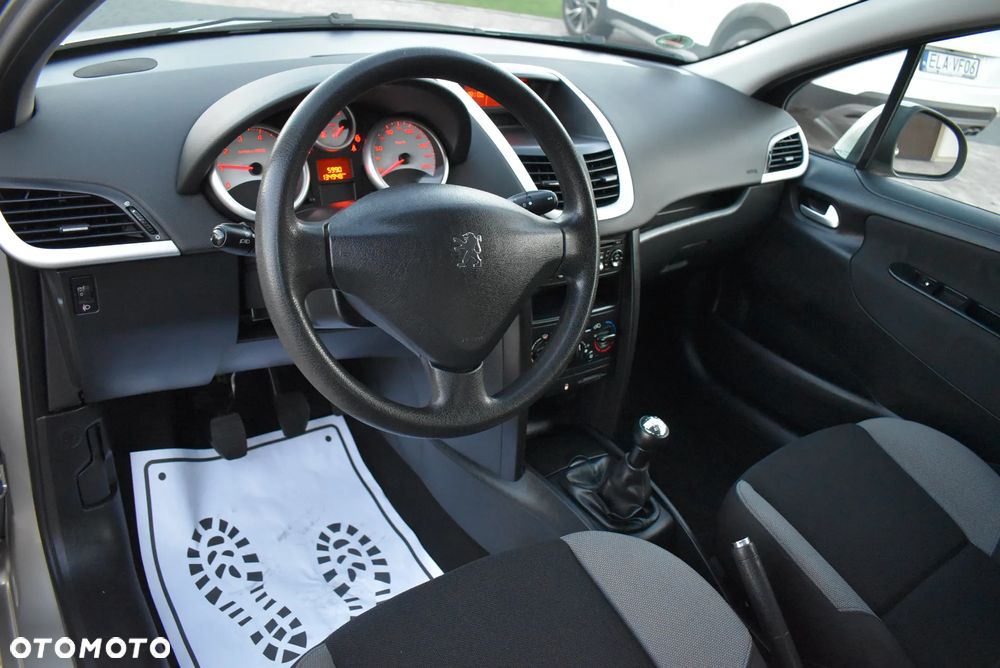 Peugeot 207 75 Urban Move - 17