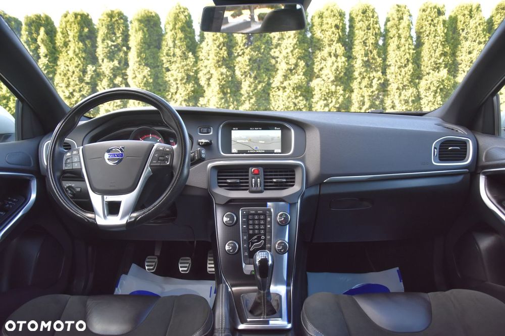 Volvo V40 D2 Drive-E R-Design Momentum - 9