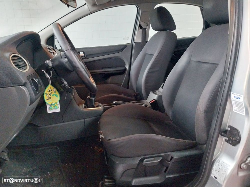 Ford Focus 1.4 16V Trend - 4