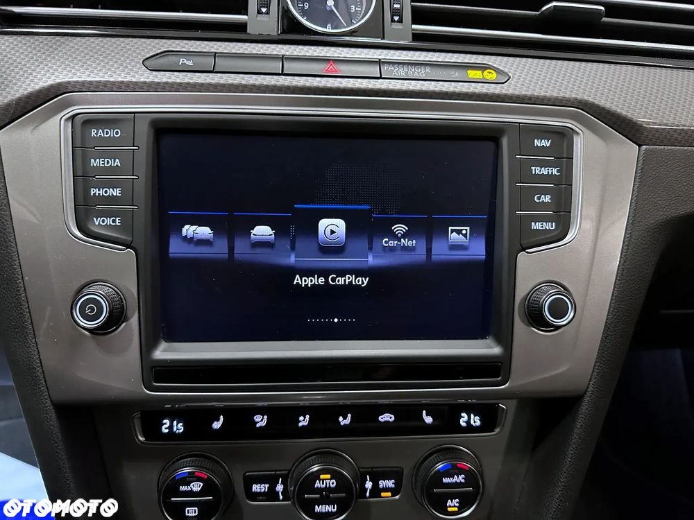 Volkswagen Passat - 25