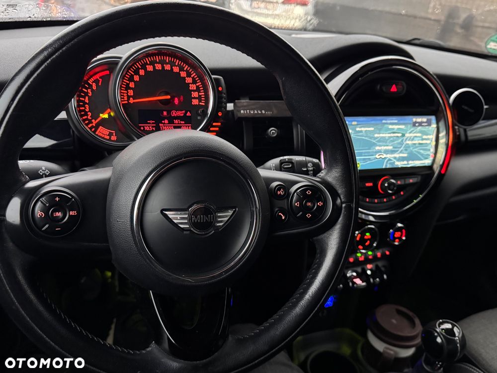 MINI Cooper Standard - 19