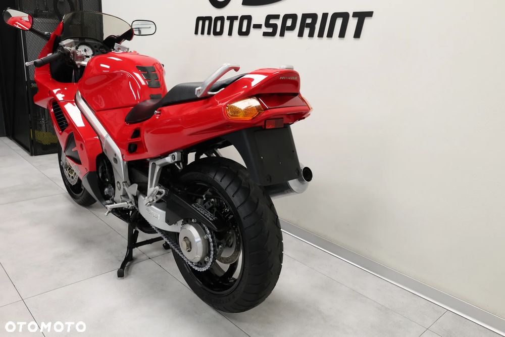 Honda VFR - 11