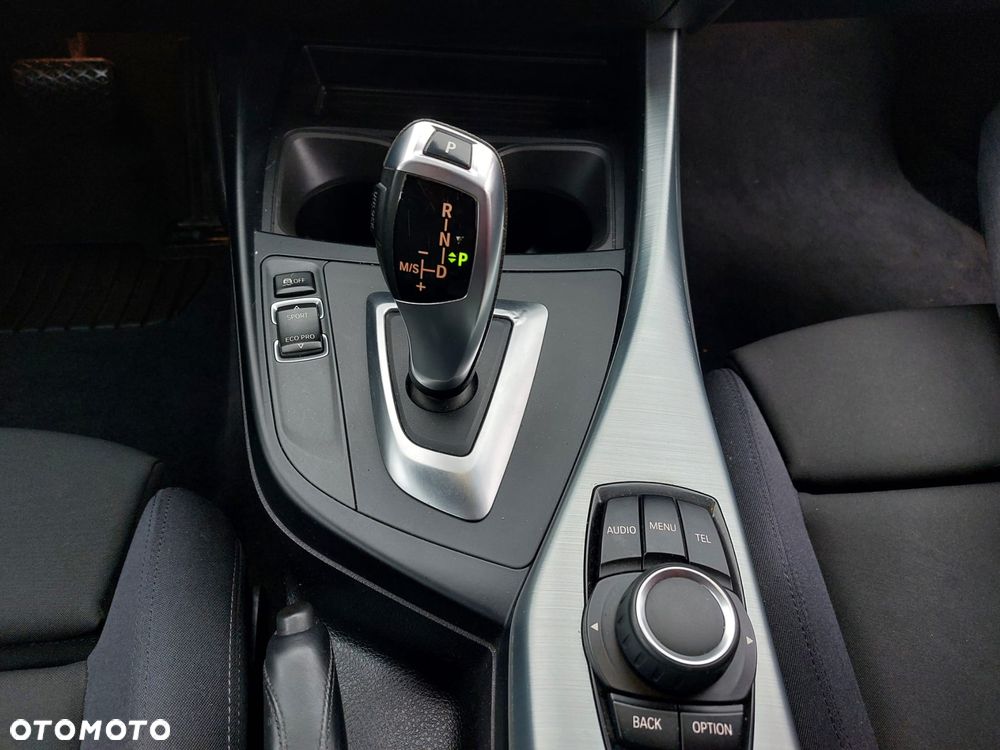 BMW Seria 1 118d Sport Line - 20