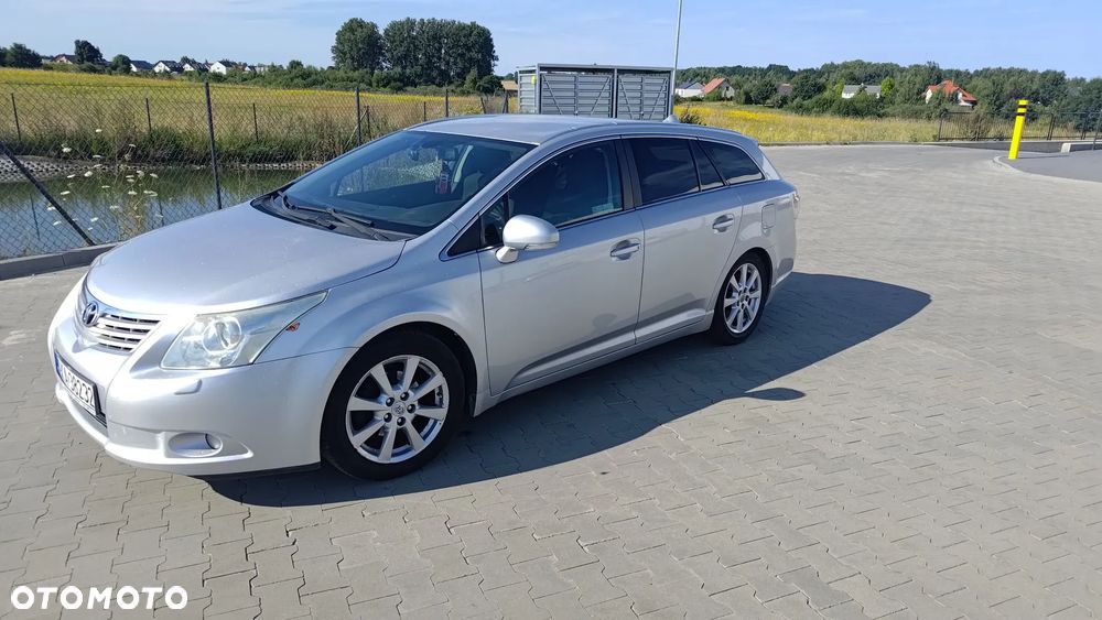 Toyota Avensis 1.8 Sol NAVI - 1