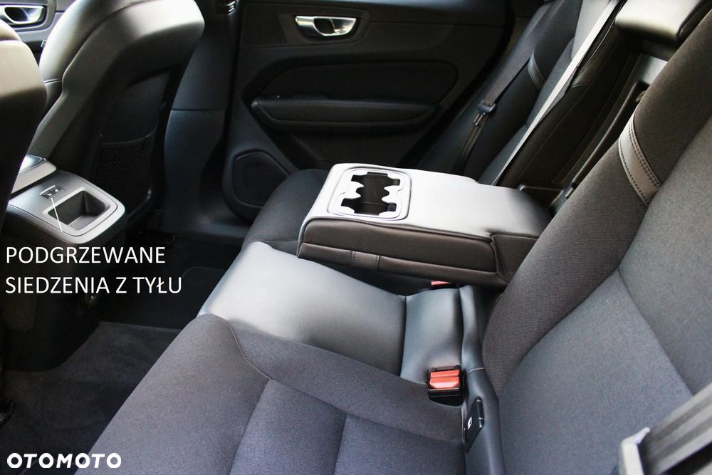 Volvo XC 60 B4 D Geartronic Momentum Pro - 24