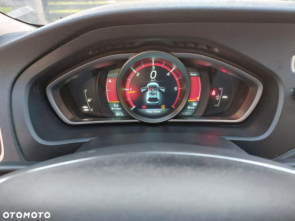 Volvo V40 Cross Country - 20