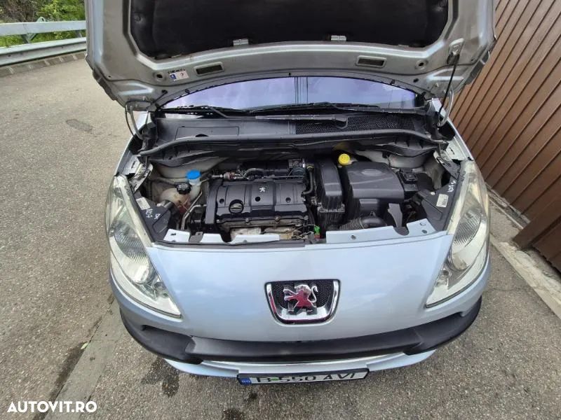 Peugeot 1007 1.6 E 2 Tronic Sporty - 2