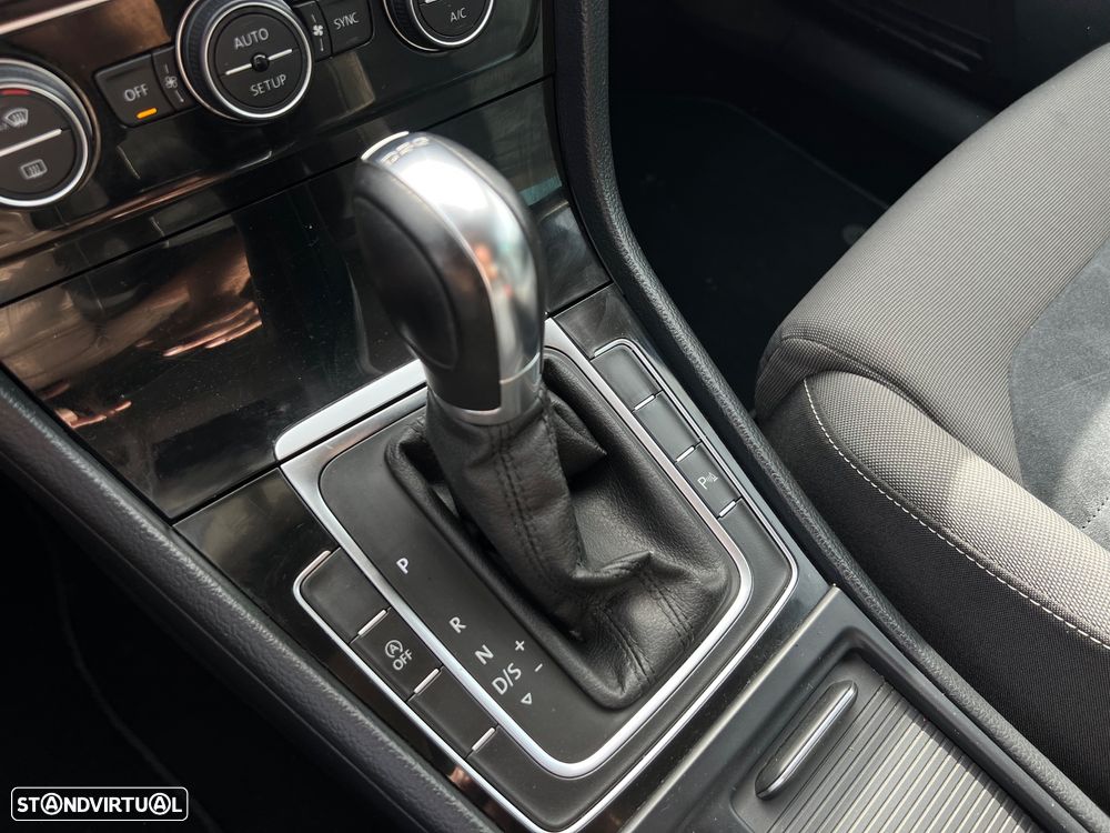 VW Golf 2.0 BlueTDI DSG Comfortline - 18