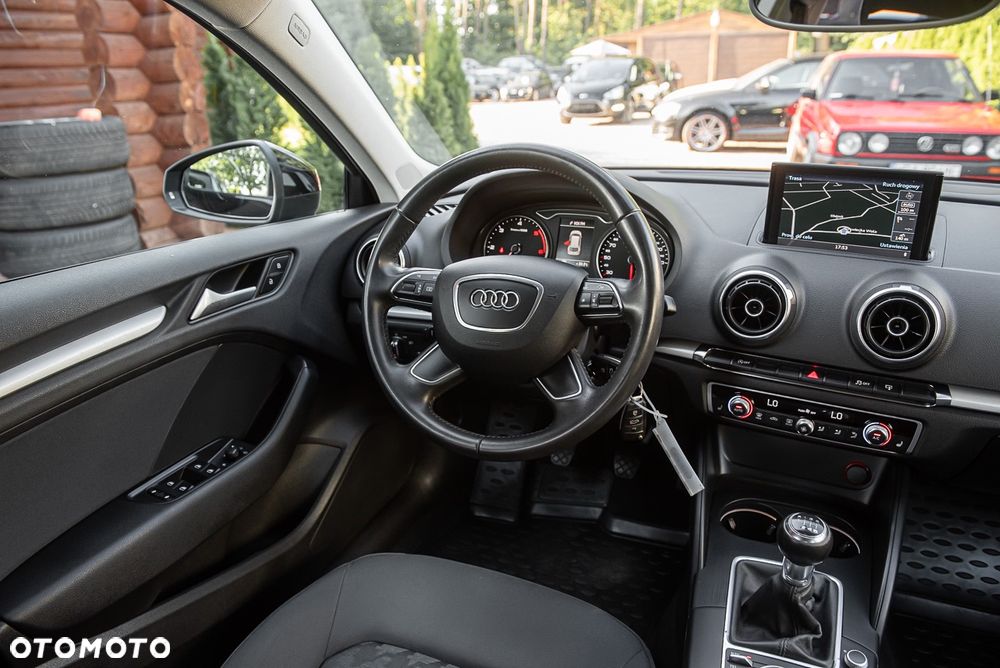Audi A3 Sportback 1.6 TDI Attraction - 24