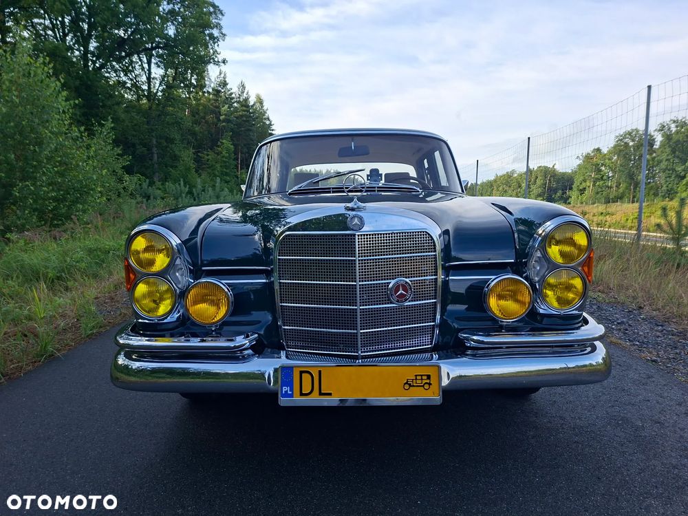 Mercedes-Benz W111 - 2