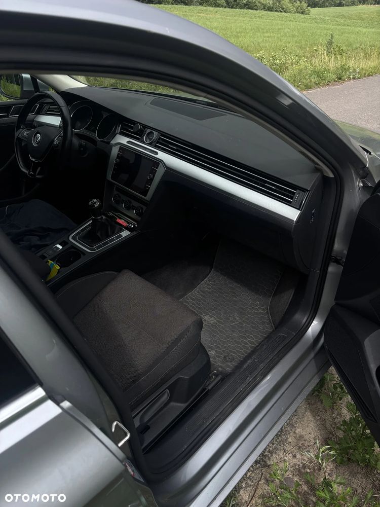 Volkswagen Passat - 6