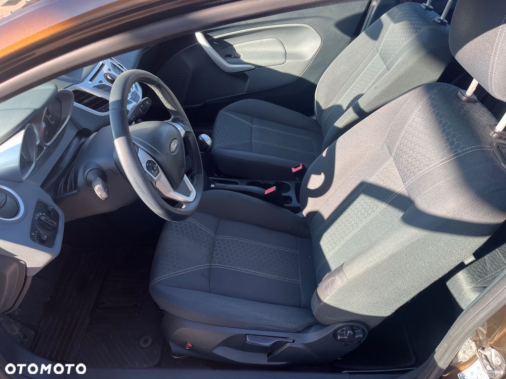 Ford Fiesta 1.4 Titanium EU6 - 14