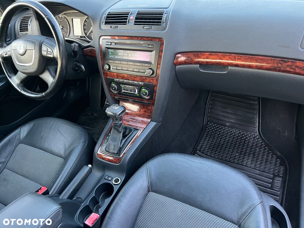 Skoda Octavia 2.0 TDI DSG Elegance - 11