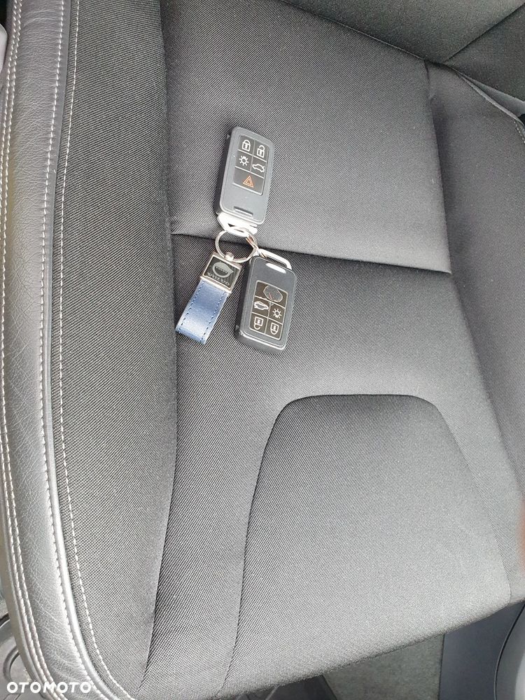 Volvo XC 60 D4 AWD Base - 28