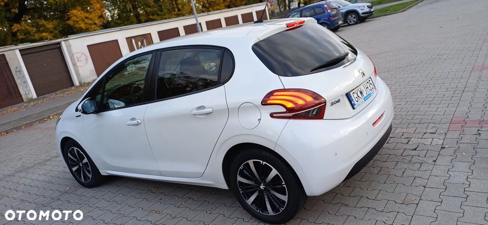 Peugeot 208 - 9