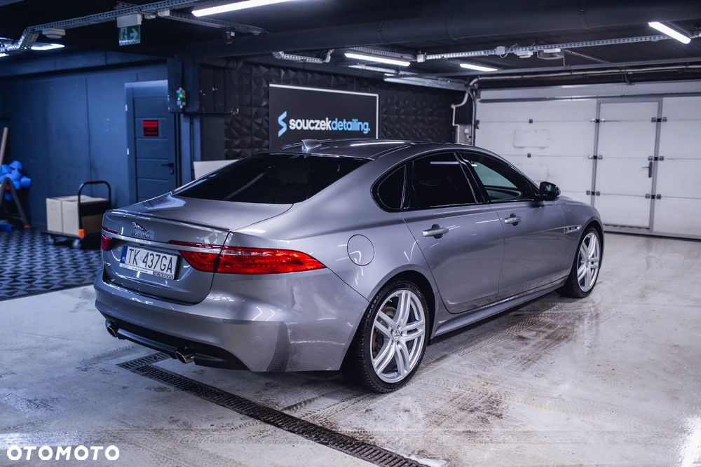 Jaguar XF 2.0 i4D AWD R-Sport - 10