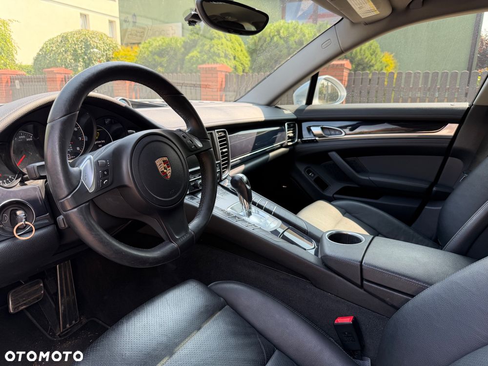 Porsche Panamera PDK - 11