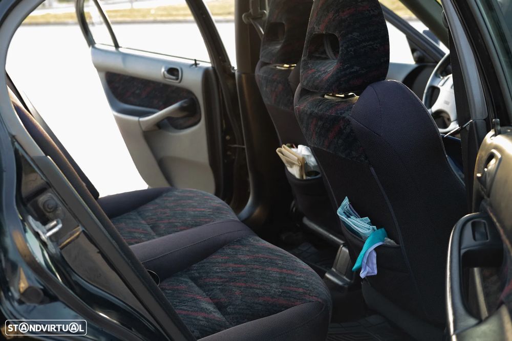 Honda Civic 1.6 VTi - 14