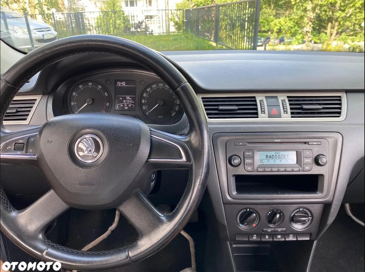 Skoda RAPID 1.2 TSI Ambition - 28