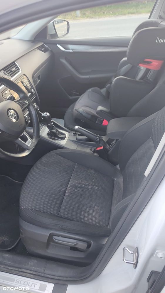 Skoda Octavia 2.0 TDI 4x4 DSG Scout - 8