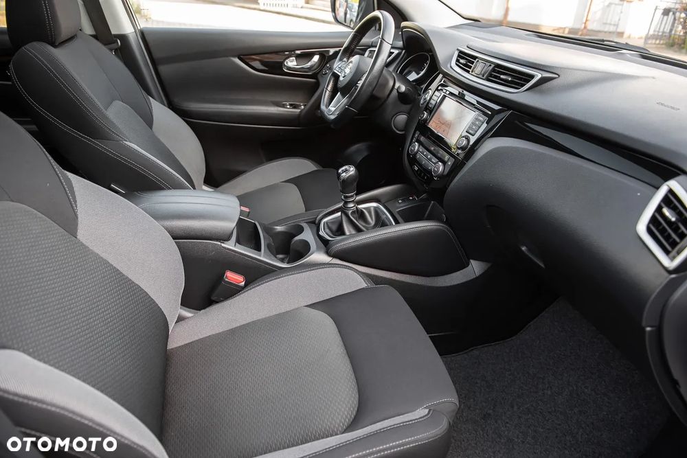 Nissan Qashqai 1.3 DIG-T N-WAY - 33