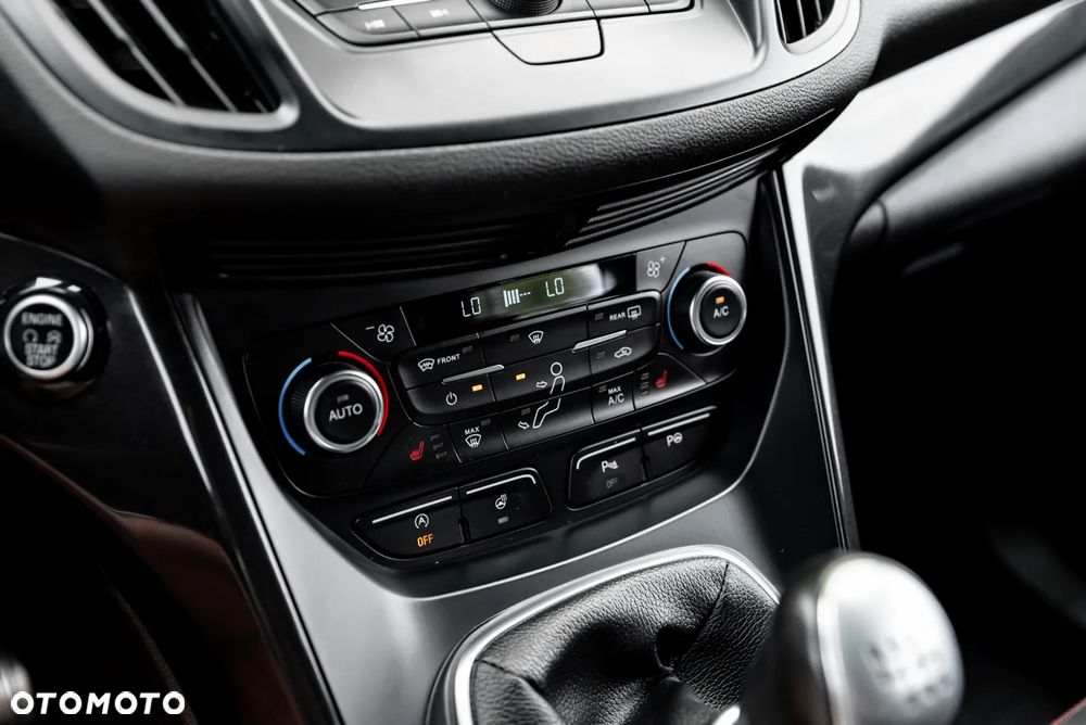 Ford Kuga 1.5 EcoBoost 2x4 ST-Line - 27