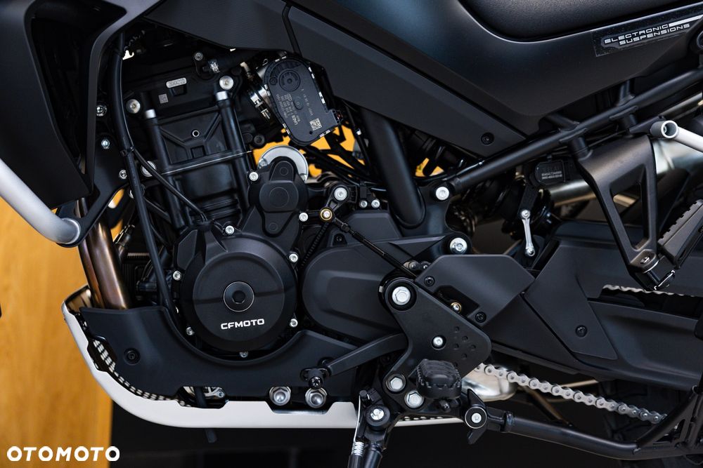 CFMoto 800MT Explore - 3