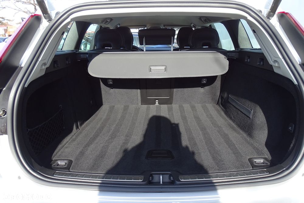 Volvo V60 T4 Geartronic Momentum - 25