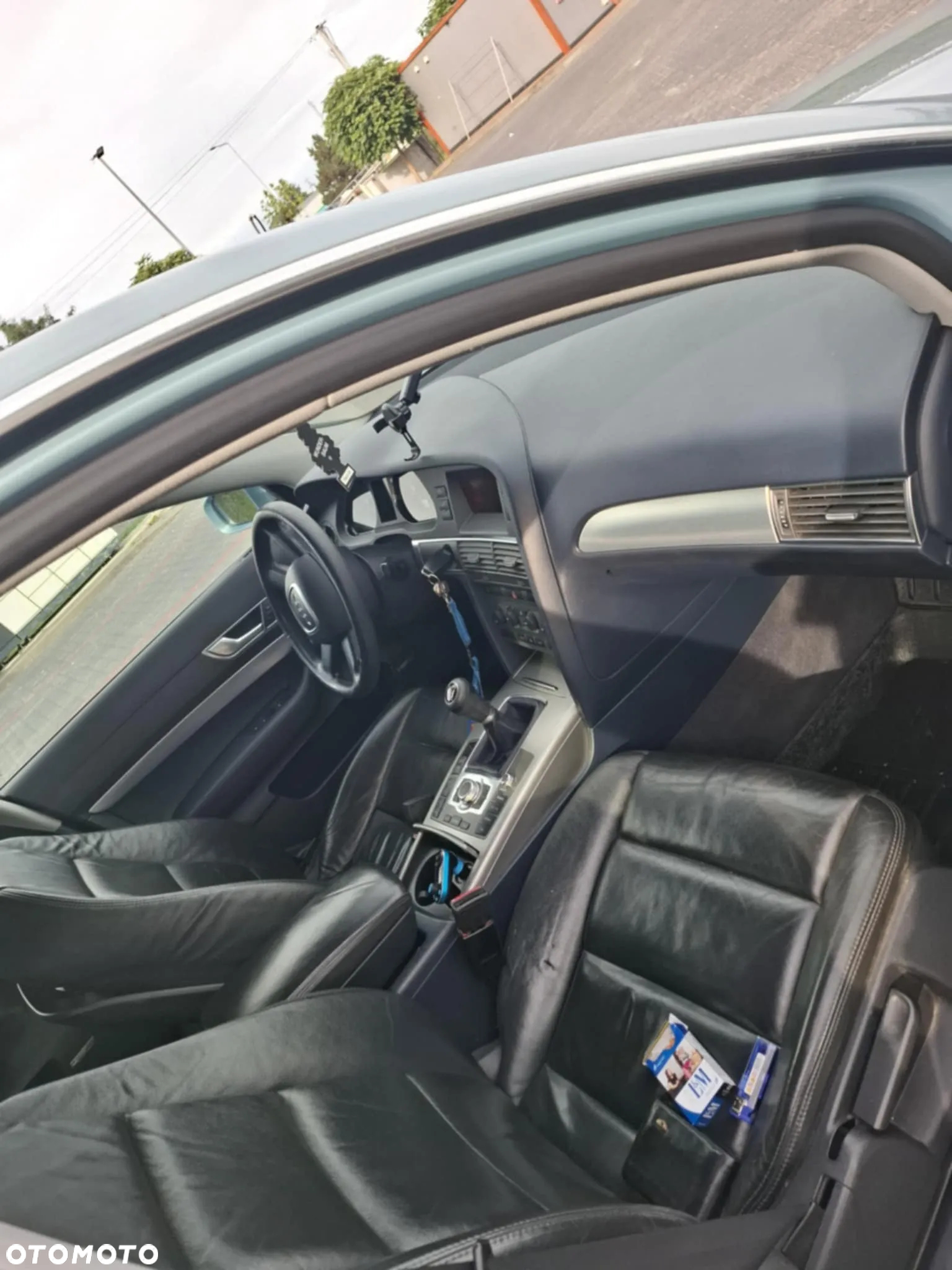 Audi A6 2.4 - 6