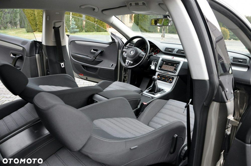 Volkswagen Passat CC - 24