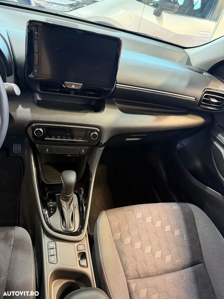 Toyota Yaris - 16