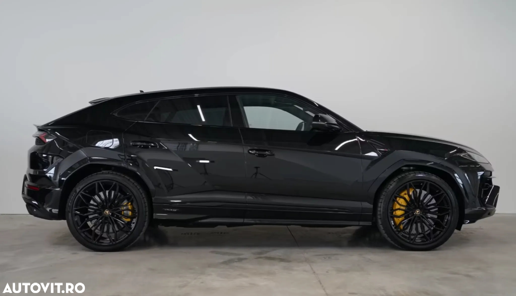 Lamborghini URUS - 2