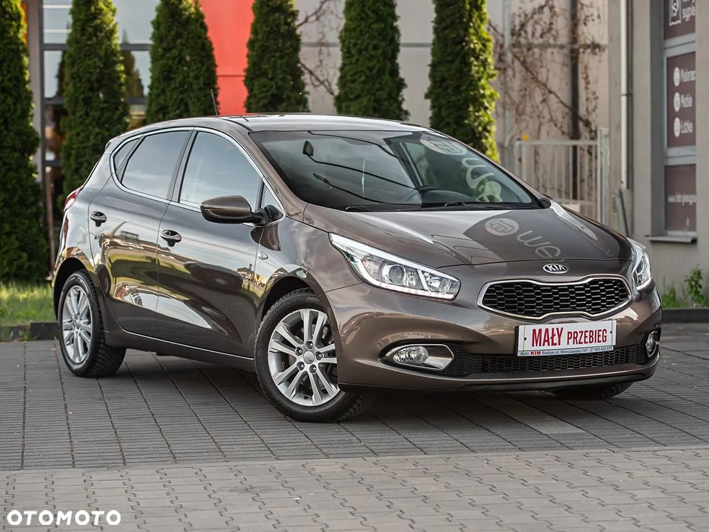 Kia Ceed 1.6 GDI Platinum Edition - 1