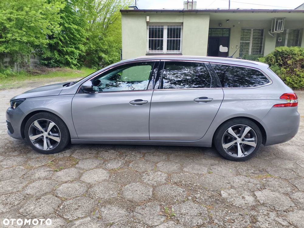 Peugeot 308 1.2 PureTech GPF Allure Pack S&S EAT8 - 10