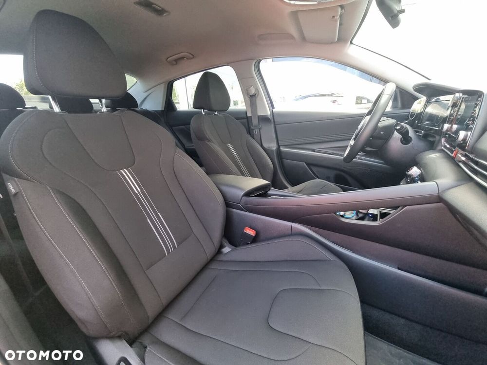 Hyundai Elantra 1.6 Smart CVT - 13