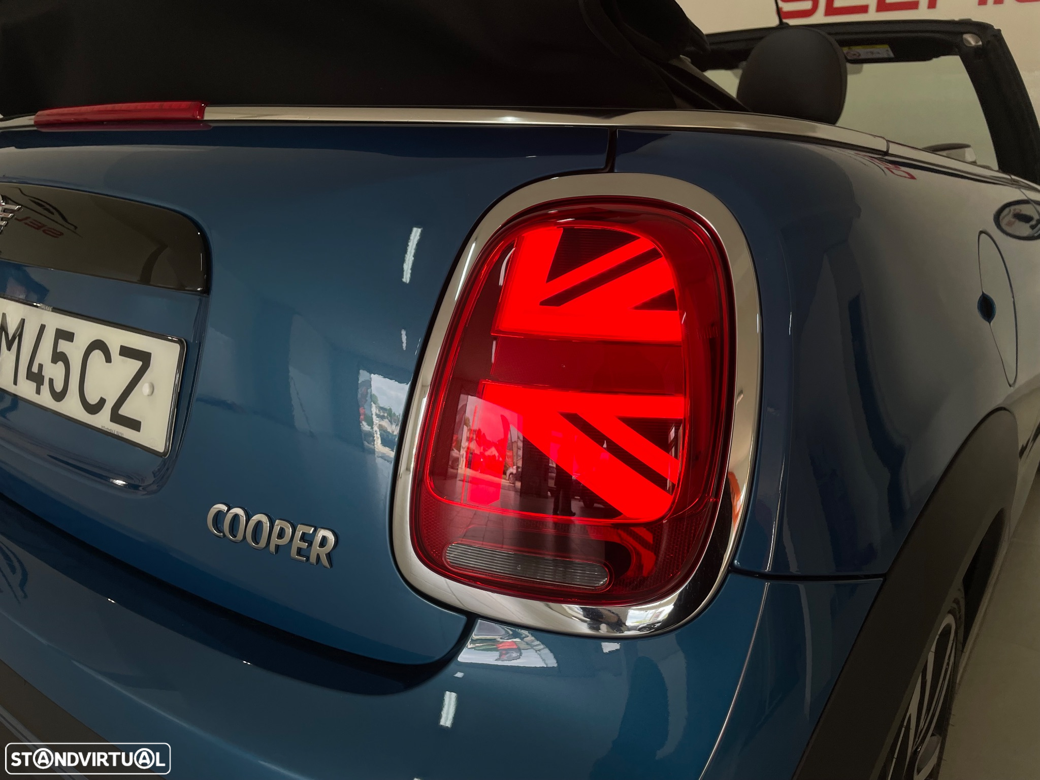 MINI Cabrio Cooper Premium Extra Classic Auto - 29