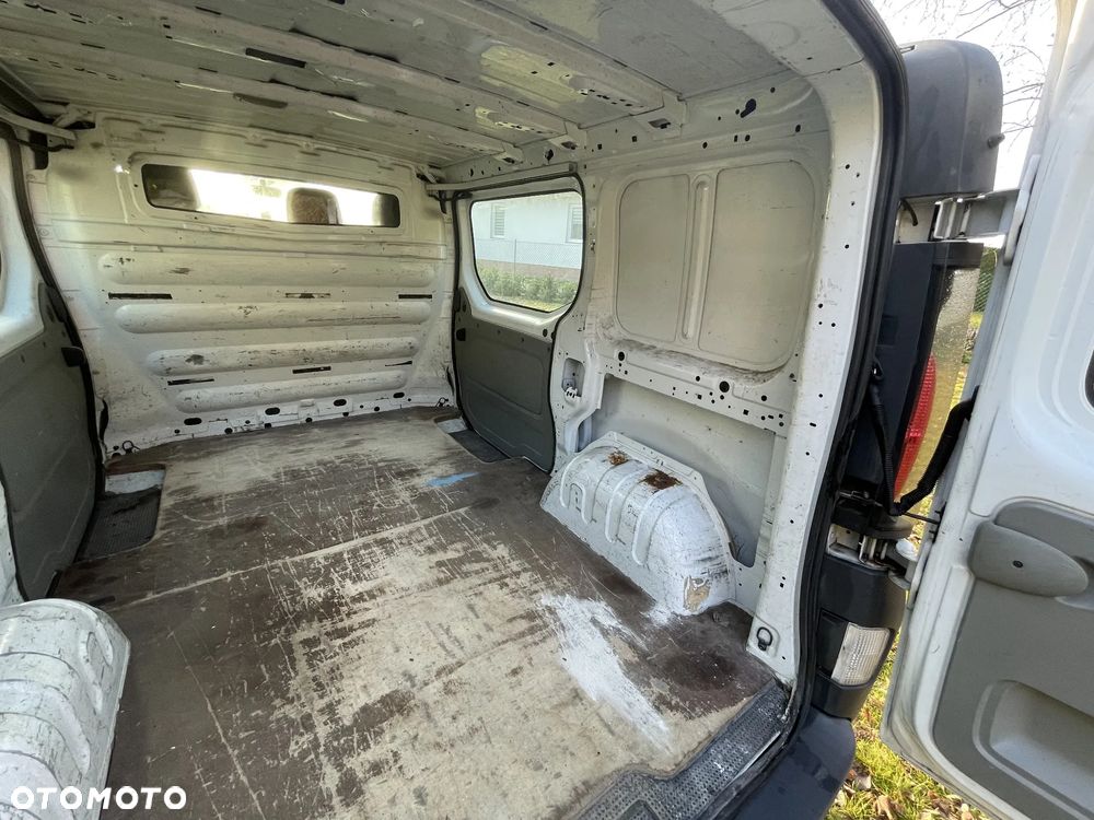 Opel Vivaro - 10