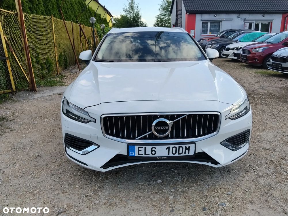 Volvo V60 T6 AWD Plug-In Hybrid Plus Dark - 17