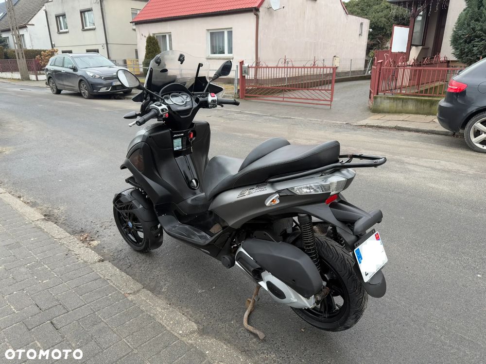 Piaggio MP-3 - 6