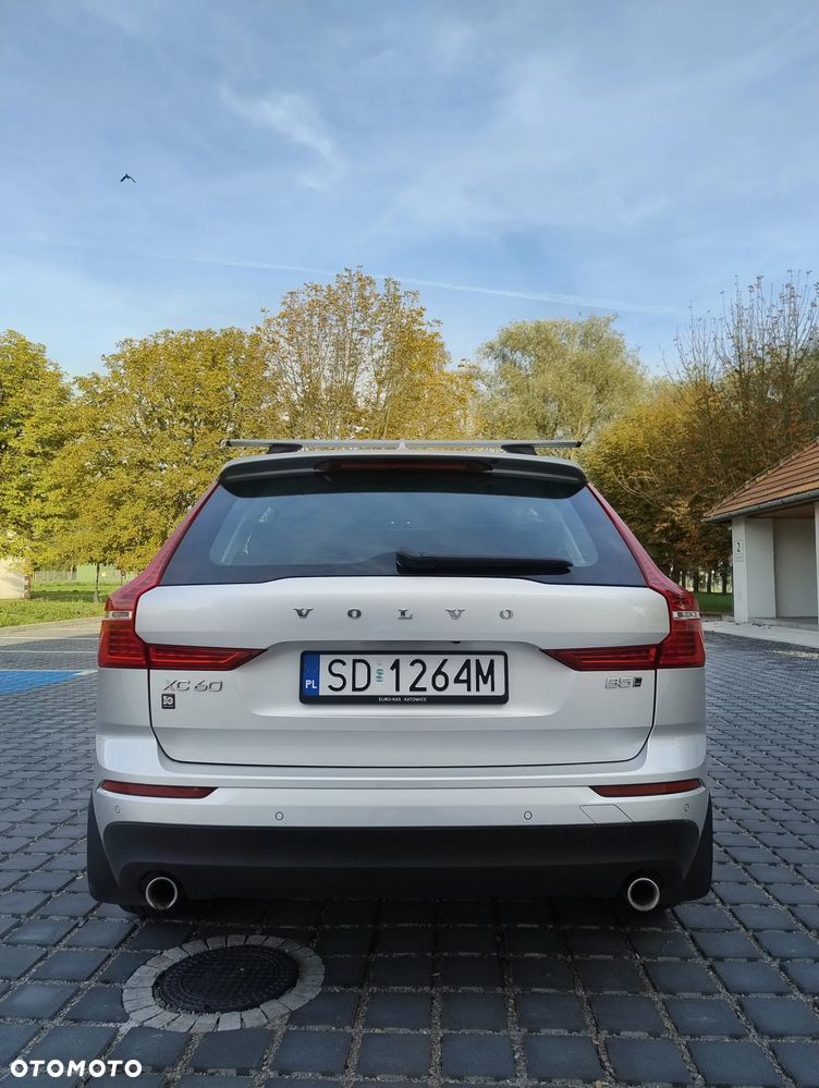 Volvo XC 60 B5 B AWD Momentum Pro - 8