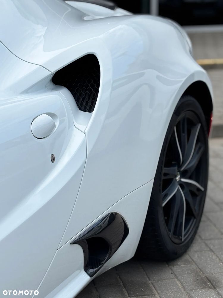 Alfa Romeo 4C - 12