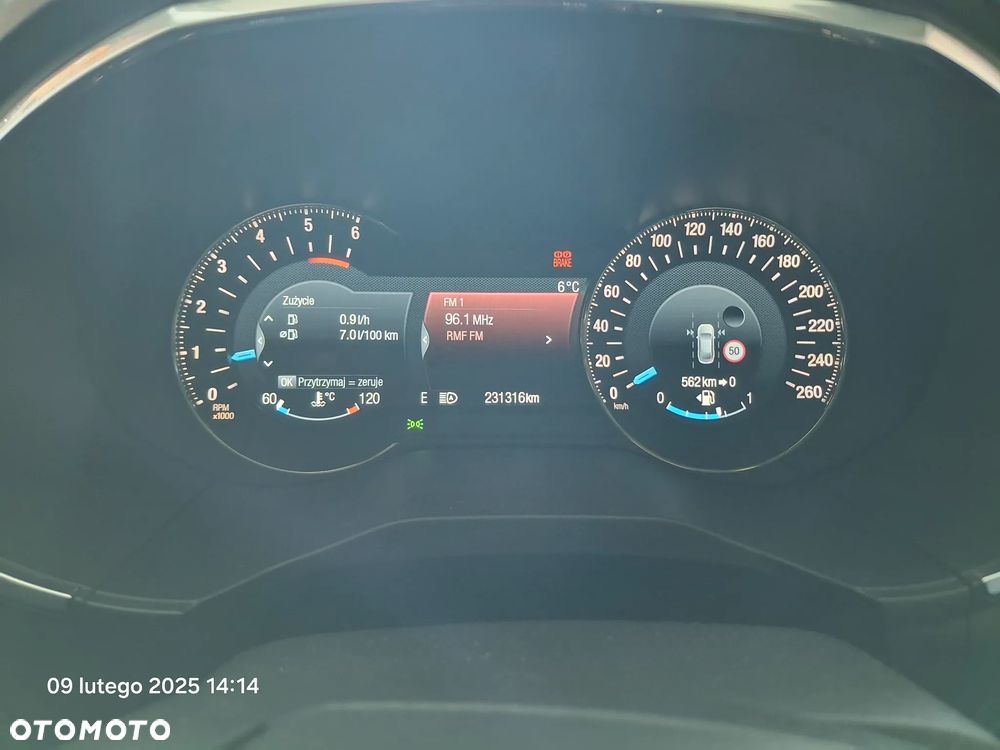 Ford S-Max - 11