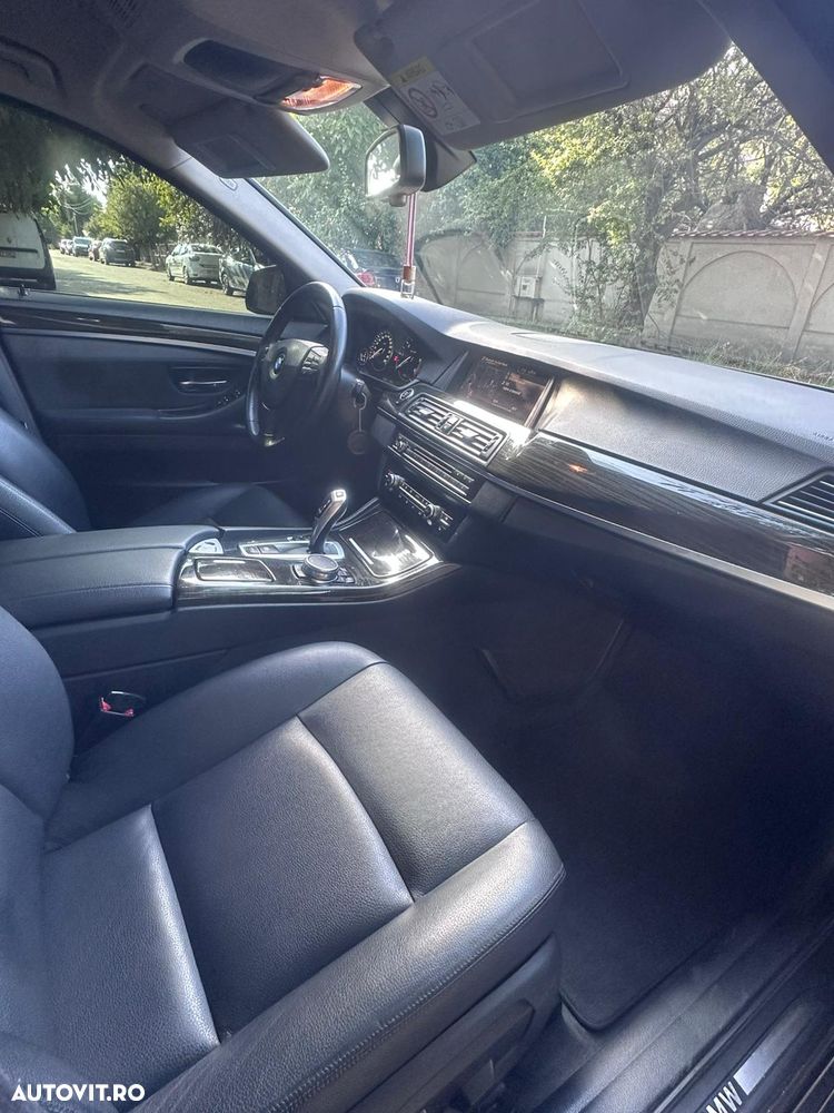 BMW Seria 5 520d AT - 13