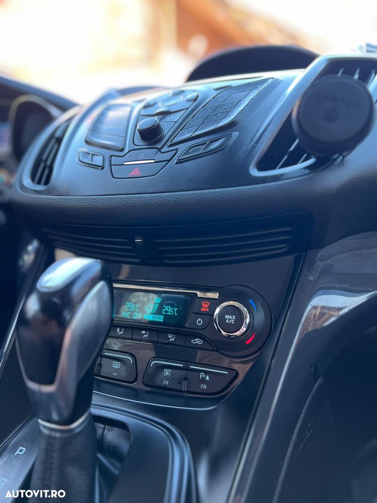 Ford Kuga 2.0 TDCi Powershift 4WD Titanium - 12