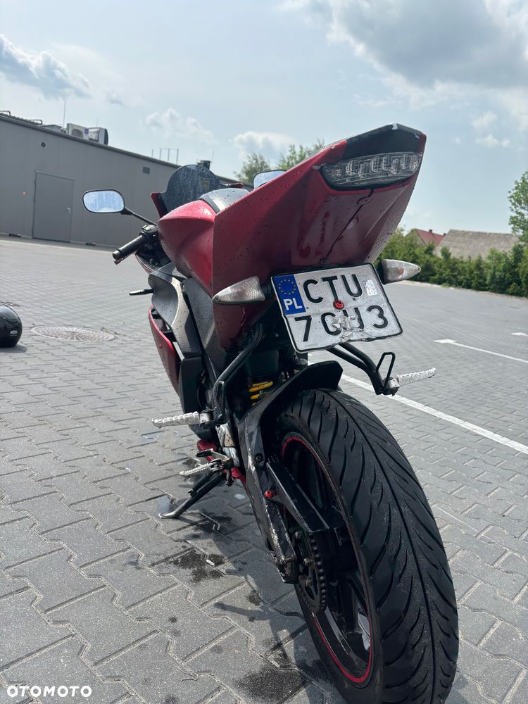Yamaha YZF - 6