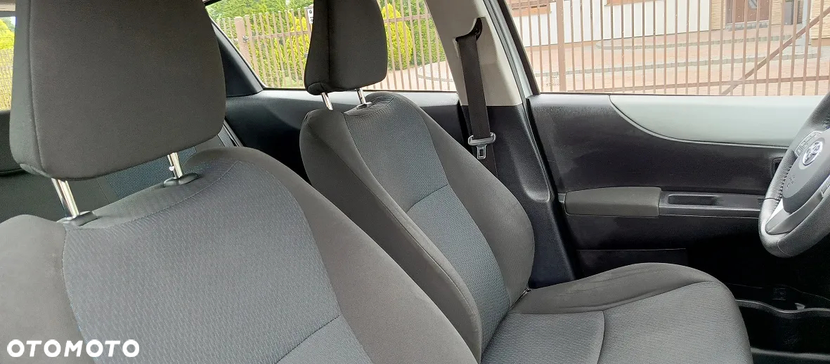 Toyota Yaris Hybrid 100 Dynamic - 18