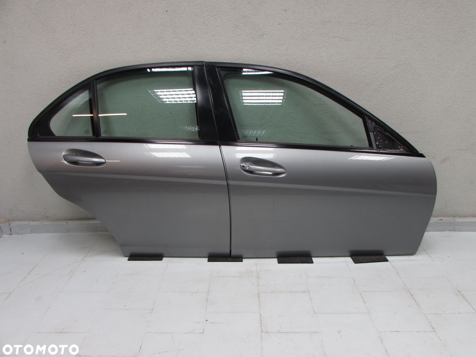 MERCEDES C KLASA W204 LIFT FL 07-14 DRZWI PRZOD PRAWE KPL 792 DO ZALOZENIA - 1