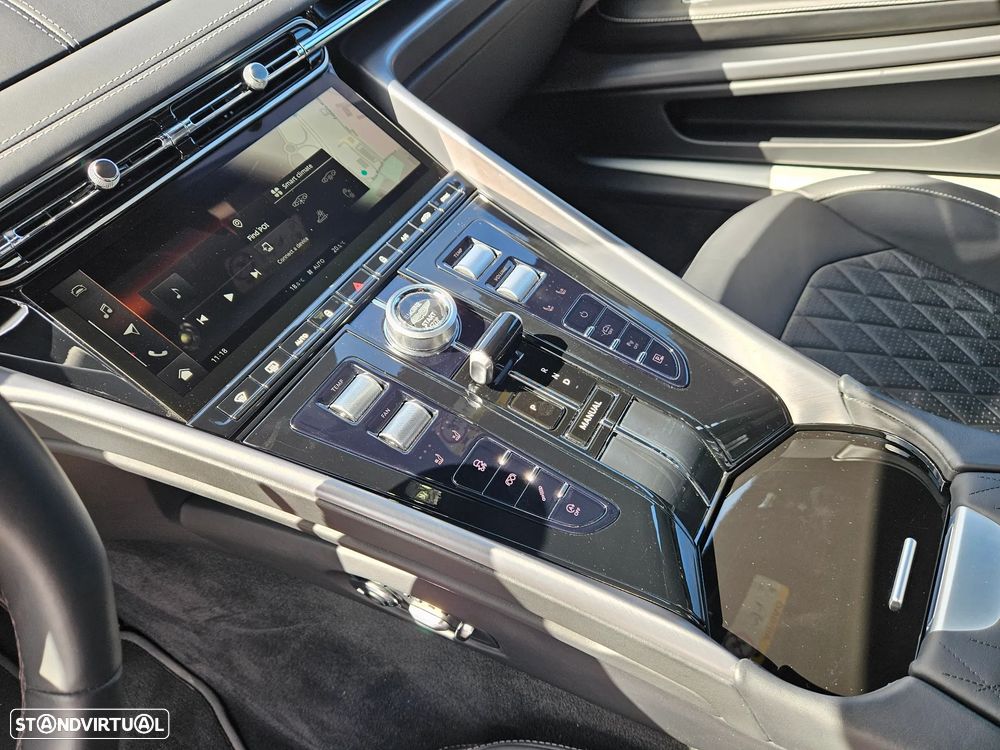 Aston Martin DB12 Coupé V8 - 16