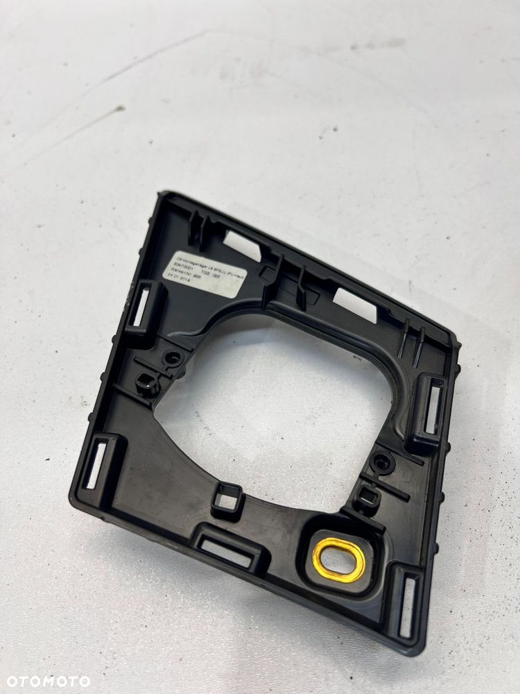 RAMKA MOCYJĄCA MASKOWNIC3 GŁOŚNIKA DESKI AUDI A6 C8 4K1035428 - 2