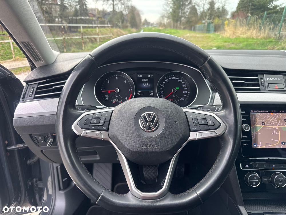Volkswagen Passat - 18